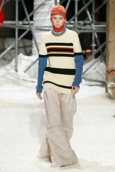 Look 12